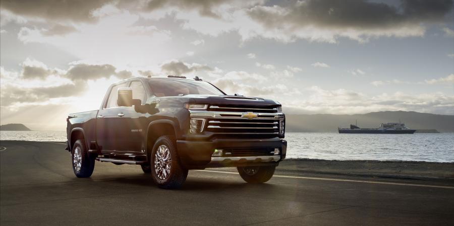  Chevrolet Silverado 2500HD High Country Crew Cab 2019 года  (фото 2 из 22)